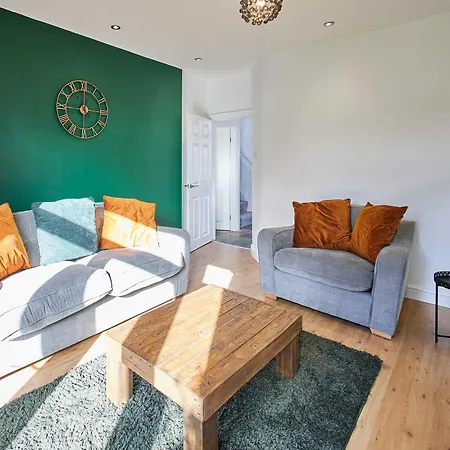 Holiday home Host & - House York